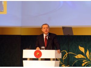 Cumhurbaşkanı Erdoğan: Teröristlerin Eylemleri Kesinlikle Müslümanları Bağlamaz