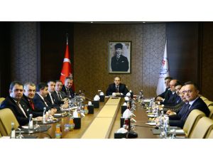 Bakan Çağatay Kılıç, Beşiktaş Yönetimini Kabul Etti