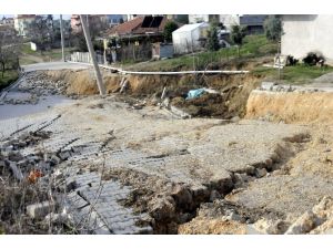 Bu Mahalle Kayıyor