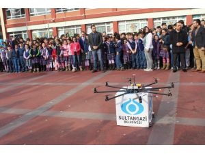 Gökten “Uyuşturucuya Hayır” Broşürleri Yağdırıldı