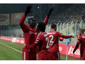 Demba Ba Atmaya Devam Ediyor