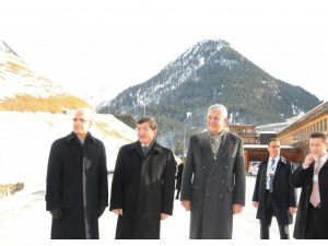 Başbakan Davutoğlu’nun Karda Yürüyüş Keyfi