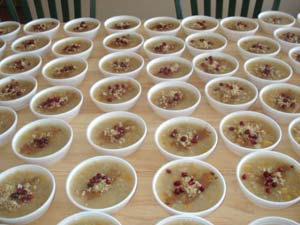 Türkoğlu Belediyesi Aşure Dağıttı