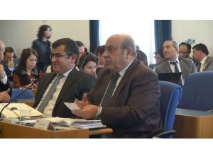 Vekiller Arasında Gerginlik