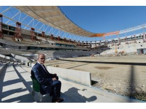 Timsah Arenaya Barcelonalı Açılış