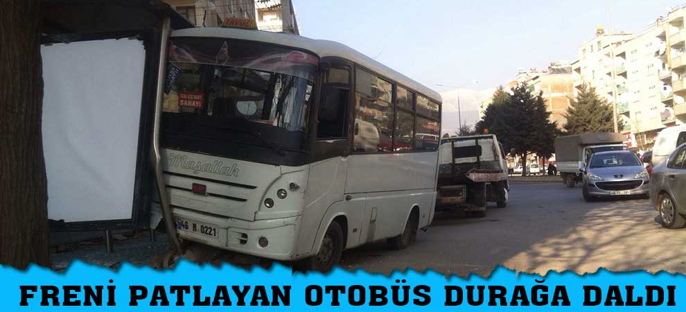Freni Patlayan Otobüs Durağa Daldı