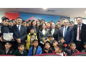 Şehit Polis Müdürü Ali Gaffar’ın Adını Taşıyan 102 Öğrenci Ankara’ya Çıkartma Yaptı