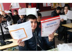 Onun Tek Engeli Akülü Sandalyesinin Olmaması