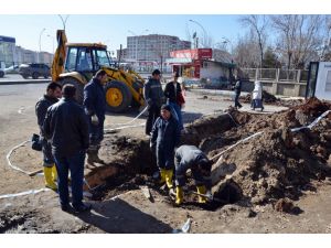 Belediye, Dedaş Girişinde Açtığı Hendeği Kapattı