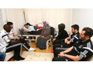 Beşiktaşlı Futbolculardan Alkışlık Hareket