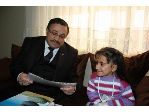 Cam Kız Da Karnesini Aldı