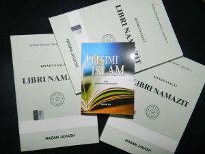 Priştine’de İslam’ı Anlatan Kitapçıklar Dağıtıldı