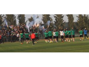 Akhisar Belediyespor Taraftarı Akigolardan Takıma Tam Destek