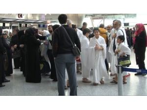 Öğrencilere Karne Hediyesi: Umre