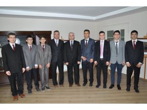 (Özel Haber) Müftünün Elini Öpüp Umre Yoluna Koyuldular