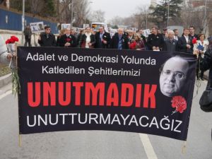 Uğur Mumcu Edirnede Karanfillerle Anıldı