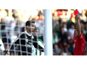 Ronaldo’ya Kırmızı Kart