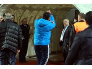 Ümit Özat’tan Çirkin Hareket!
