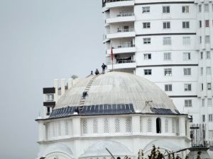 Canlarını Hiçe Sayarak Çalışıyorlar