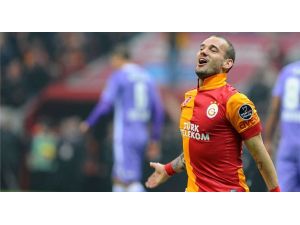 Sneıjder Atıyor, ’Aslan’ Kazanıyor