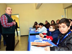 Ortaokul Öğrencileri Sömestr Tatilinde Üniversite Okuyor