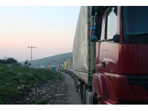 O Sınır Kapısı, Araç Ve Yayalara Kapatıldı