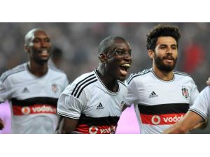 Demba Ba Golle Başladı
