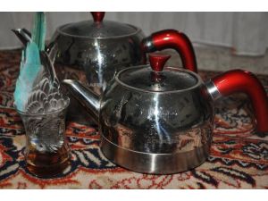 O Tam Bir Çay Tiryakisi