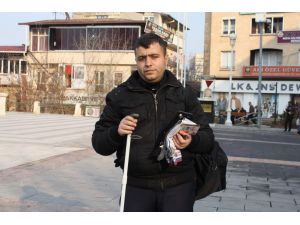 (Özel Haber) Görme Engelli Vatandaş, Fatma Şahinden İş İstiyor