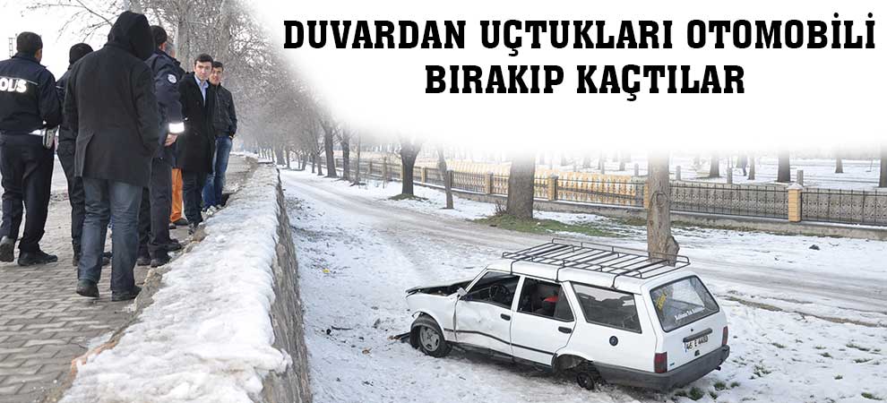Duvardan Uçtukları Otomobili Bırakıp Kaçtılar