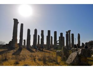 Gezginlerin Uğrak Yeri: Uzuncaburç Antik Kenti