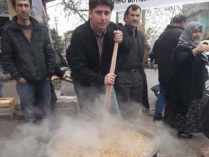 Bakkallar Odasında aşure şöleni