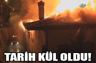 Tarihi konak kül oldu 