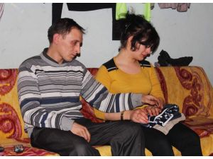 (Özel Haber) Maddi İmkansızlıklardan Dolayı Bebeklerini Yurda Yerleştirdiler