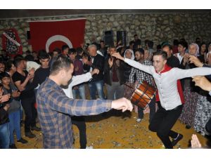 Askerleri Sevinç Gözyaşlarıyla Uğurladılar