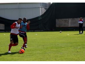 Antalyaspor, Karşıyaka Maçının Hazırlıklarını Sürdürüyor