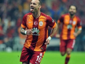 Aslan Kupada Sahne Alıyor