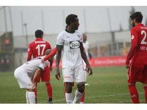 Akhisar Belediyespor’da 3 İsimle Yollar Ayrıldı