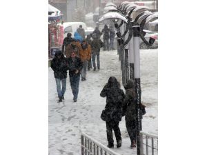 Erzurum Beyaz Gelinliğini Giydi