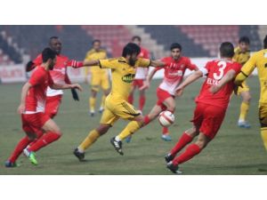 Sivasspor Deplasmanda Güldü