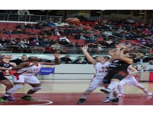 Abdullah Gül Üniversitesi: 77 - Tango Bourges: 73