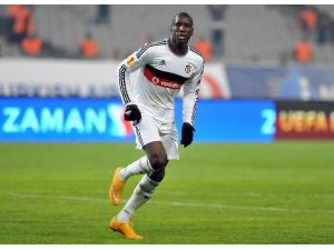Demba Ba’ya Bir Alkış Daha