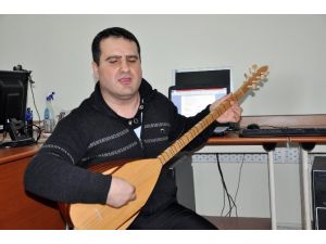 Görme Engelli Gencin 10 Parmağında 10 Marifet