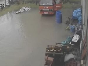 Sel Felaketinin Güvenlik Kamera Görüntüleri Ortaya Çıktı