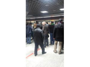 Marmaraydaki Teknik Arıza Yoğunluğa Yol Açtı