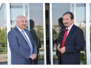 Doç.dr. Doğan: “Çağdaş Üniversiteler Yeni Rektörlerimizin Elleri Üzerinde Yükseliyor”