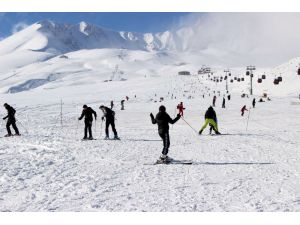 Erciyes Kayak Merkezinde Sömestr Sevinci