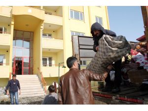 Depremzedeler Toki Konutlarını İşgal Etti