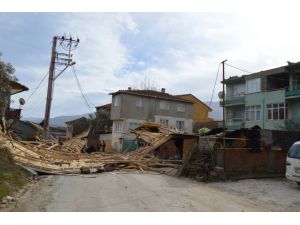 Bursa’da Lodos Dehşeti: 2 Yaralı