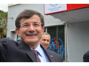 Başbakan Davutoğlu: “Okullarımızda Süt İle Birlikte Kuru Üzüm De Dağıtılacak”
